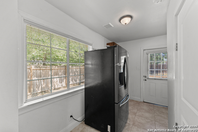 Listing photo id 17 for 427 Donaldson