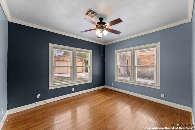 Listing photo id 6 for 427 Donaldson