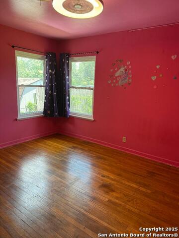 Listing photo id 7 for 4606 Trailwood
