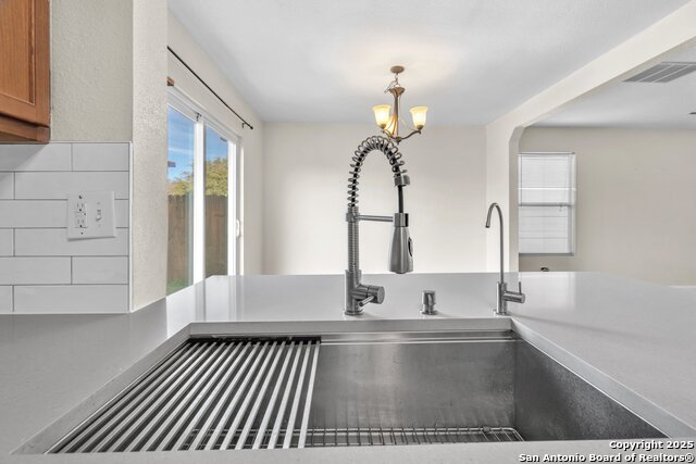Image 14 of 37 For 8035 Willow Country
