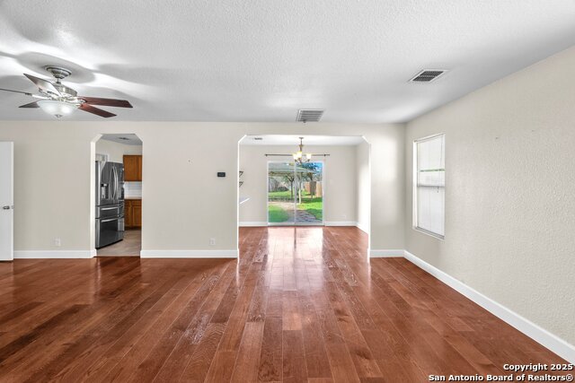 Image 5 of 37 For 8035 Willow Country