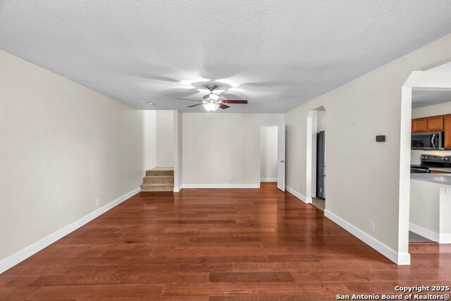 Image 6 of 37 For 8035 Willow Country
