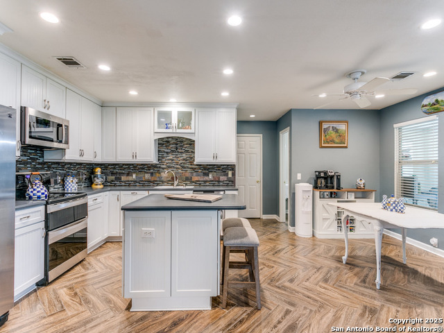 Listing photo id 8 for 1529 Rainy Brook