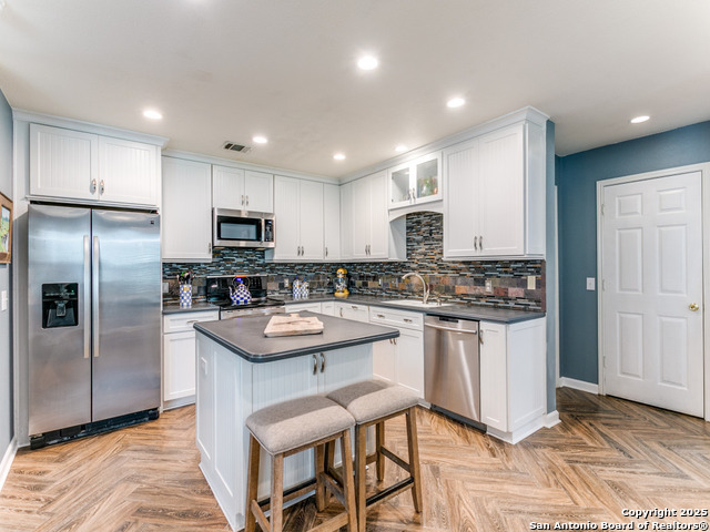 Listing photo id 10 for 1529 Rainy Brook