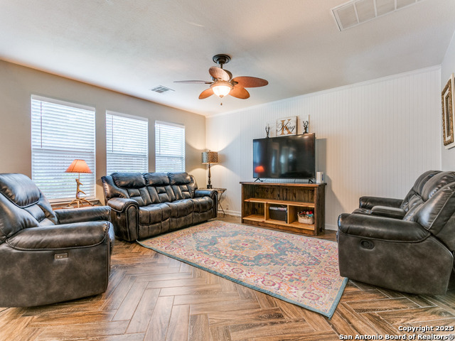 Listing photo id 4 for 1529 Rainy Brook