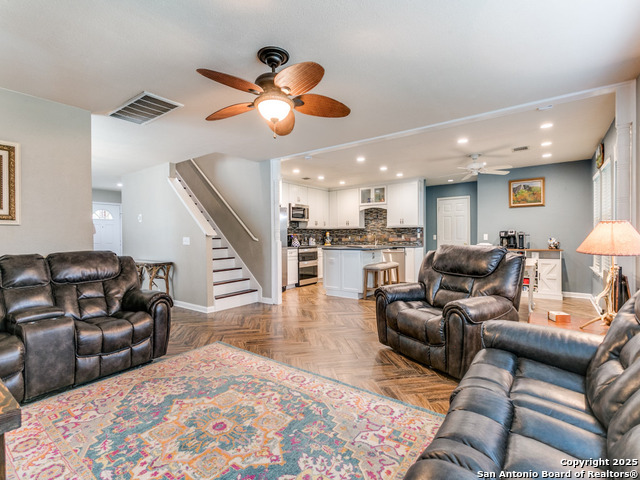 Listing photo id 5 for 1529 Rainy Brook