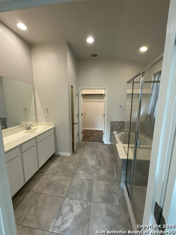 Listing photo id 15 for 10531 Tranquille