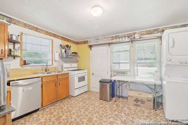 Listing photo id 9 for 3311 Cesar E Chavez