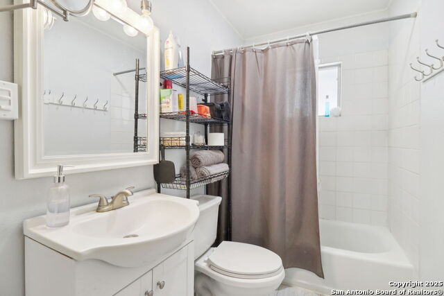 Listing photo id 16 for 3311 Cesar E Chavez