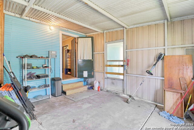 Listing photo id 21 for 3311 Cesar E Chavez