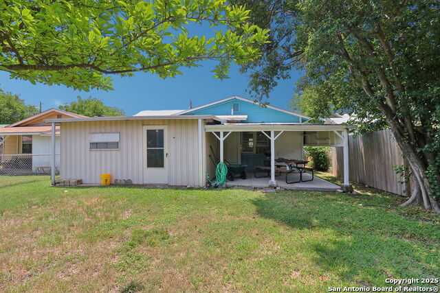 Listing photo id 24 for 3311 Cesar E Chavez