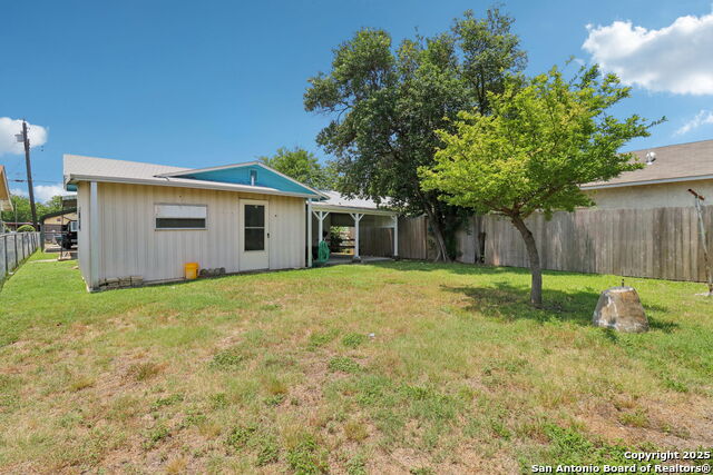 Listing photo id 25 for 3311 Cesar E Chavez