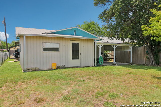 Listing photo id 26 for 3311 Cesar E Chavez