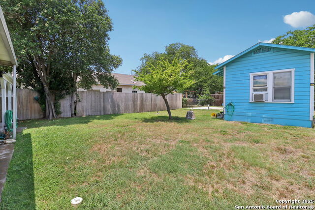 Listing photo id 29 for 3311 Cesar E Chavez