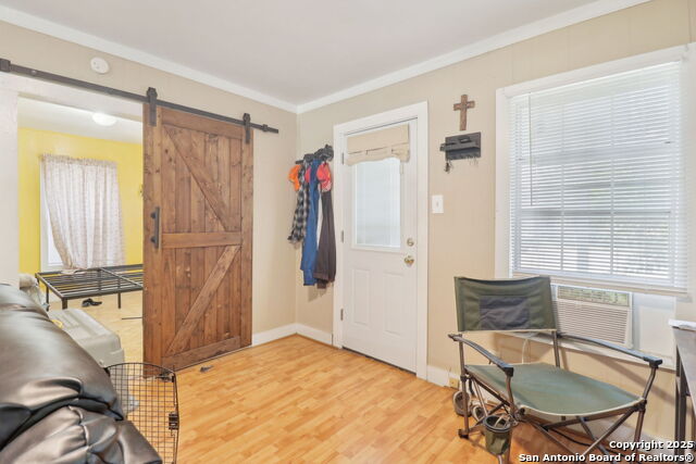 Listing photo id 4 for 3311 Cesar E Chavez