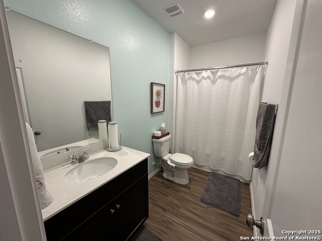 Listing photo id 9 for 2401 Nightview