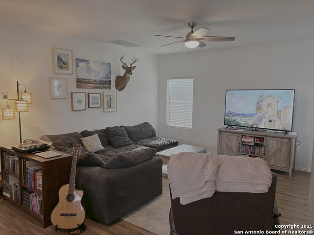 Listing photo id 1 for 2401 Nightview