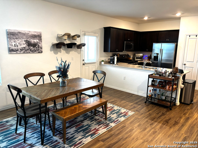 Listing photo id 2 for 2401 Nightview