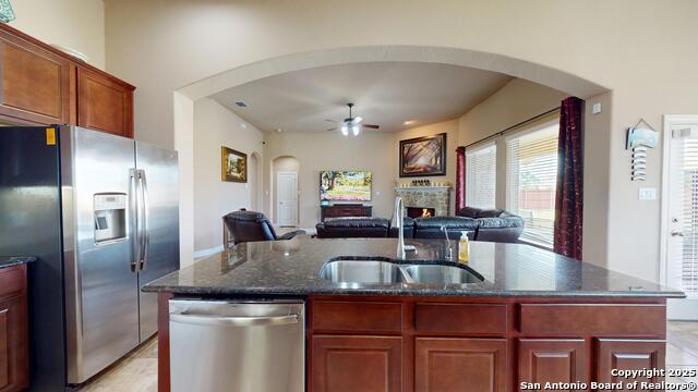 Listing photo id 14 for 6007 Dewdrop Lane