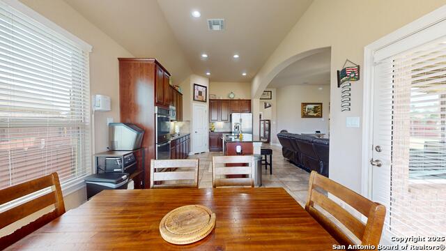 Listing photo id 16 for 6007 Dewdrop Lane