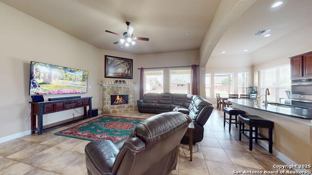 Listing photo id 6 for 6007 Dewdrop Lane