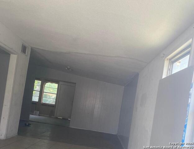 Listing photo id 3 for 1743 Athel Ave