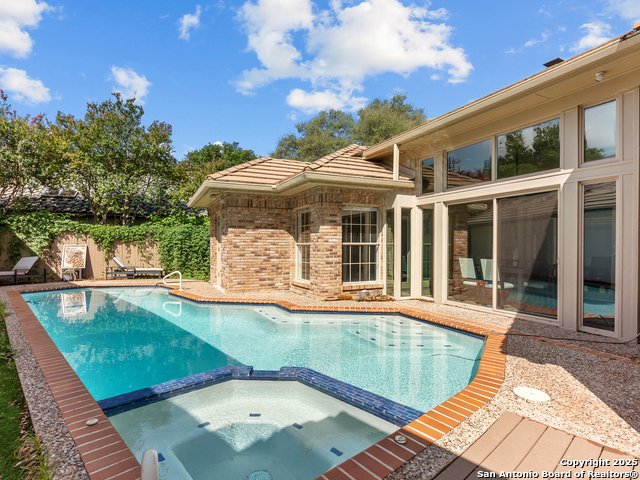 Details for 16 Cheshire  , San Antonio, TX 78218