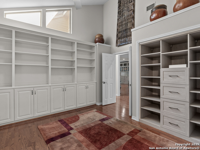 Listing photo id 9 for 16 Cheshire