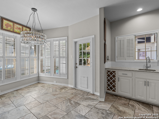 Listing photo id 11 for 16 Cheshire