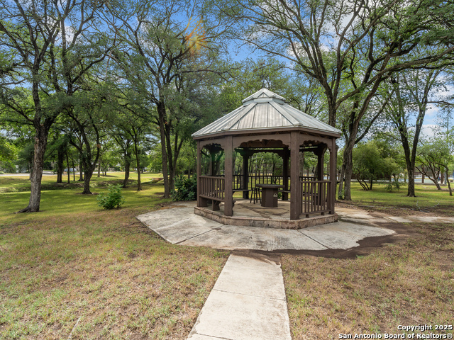 Listing photo id 17 for 16 Cheshire