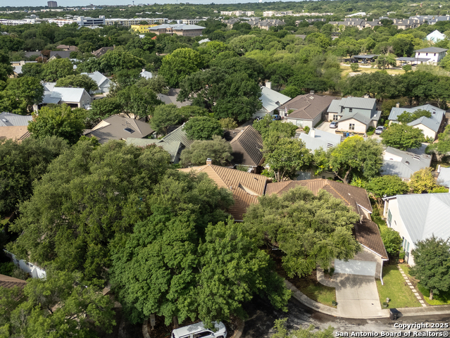 Listing photo id 18 for 16 Cheshire