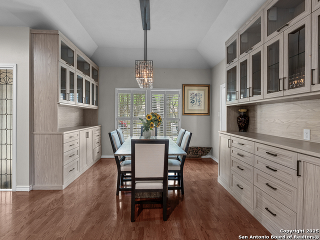Listing photo id 4 for 16 Cheshire
