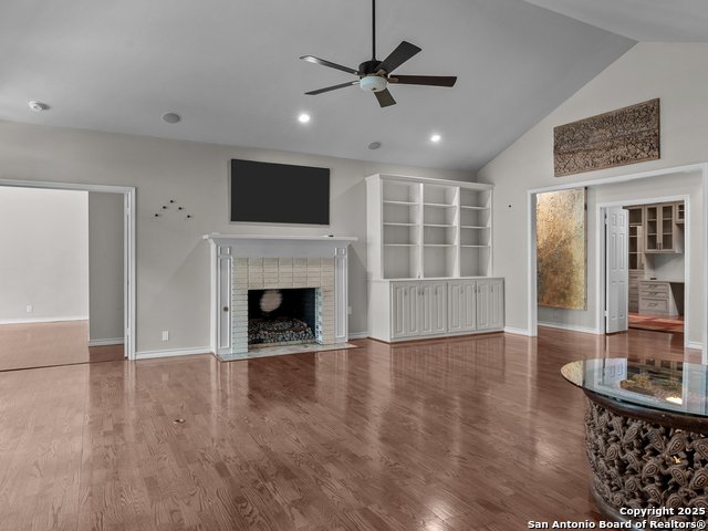 Listing photo id 5 for 16 Cheshire