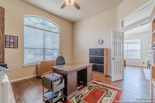 Listing photo id 10 for 918 San Pedro