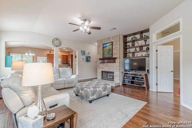 Listing photo id 2 for 918 San Pedro