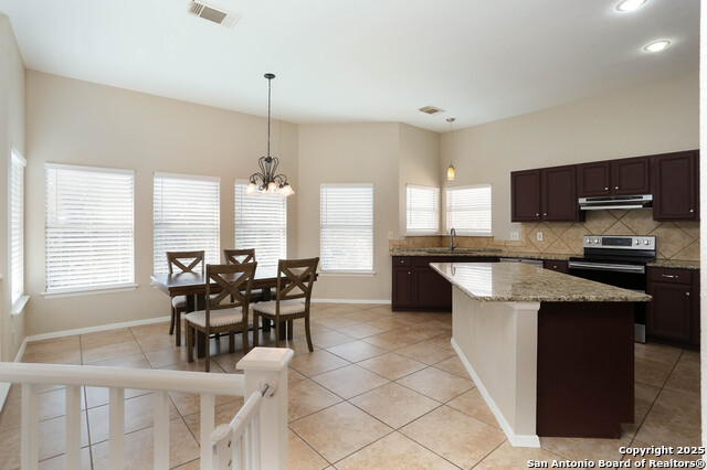 Image 10 of 23 For 17520 Emerald Canyon