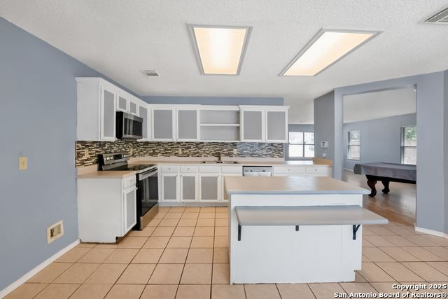 Image 11 of 31 For 9503 Marshall Pt