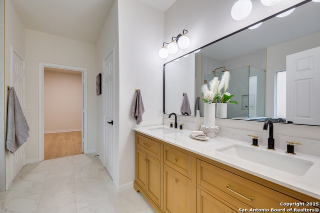Listing photo id 13 for 12031 Wellstone