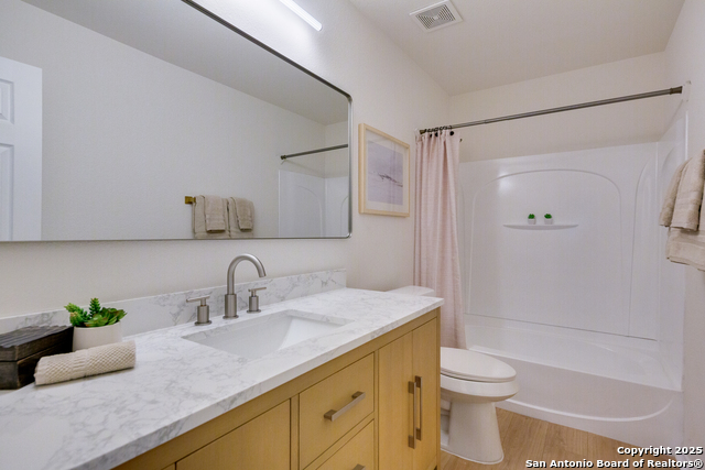 Listing photo id 15 for 12031 Wellstone