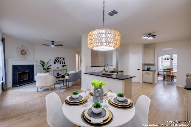 Listing photo id 1 for 12031 Wellstone