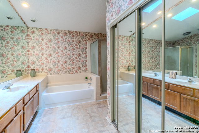 Listing photo id 12 for 7106 Mountain Grv