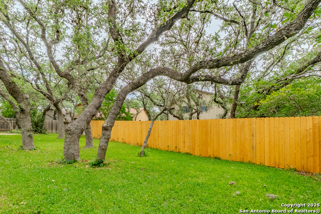 Listing photo id 23 for 7106 Mountain Grv