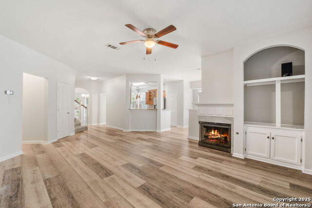 Listing photo id 9 for 8826 Brae Ridge