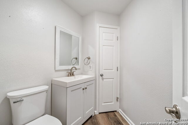 Listing photo id 12 for 8826 Brae Ridge