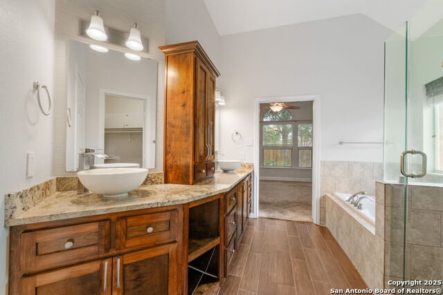 Listing photo id 16 for 8826 Brae Ridge