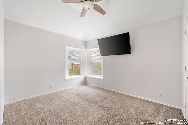 Listing photo id 19 for 8826 Brae Ridge