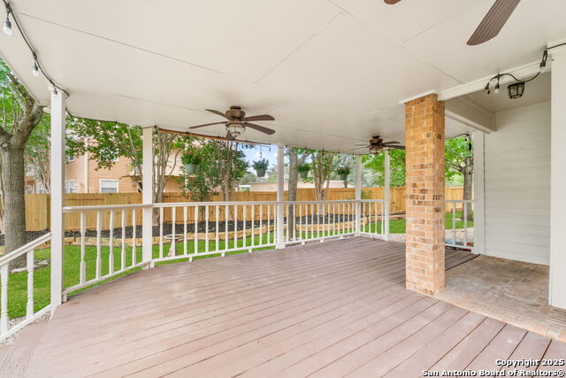 Listing photo id 23 for 8826 Brae Ridge