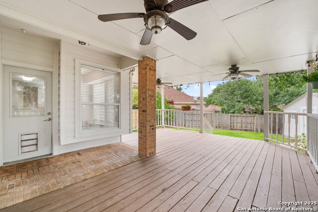 Listing photo id 24 for 8826 Brae Ridge
