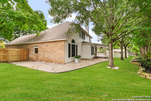 Listing photo id 25 for 8826 Brae Ridge
