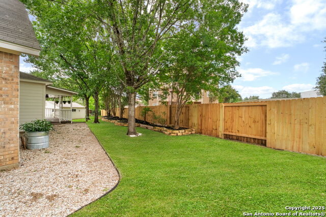 Listing photo id 29 for 8826 Brae Ridge